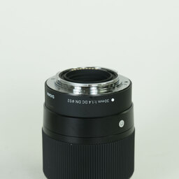 SIGMA 30mm F1.4 DC DN｜Contemporary [キヤノンM用]