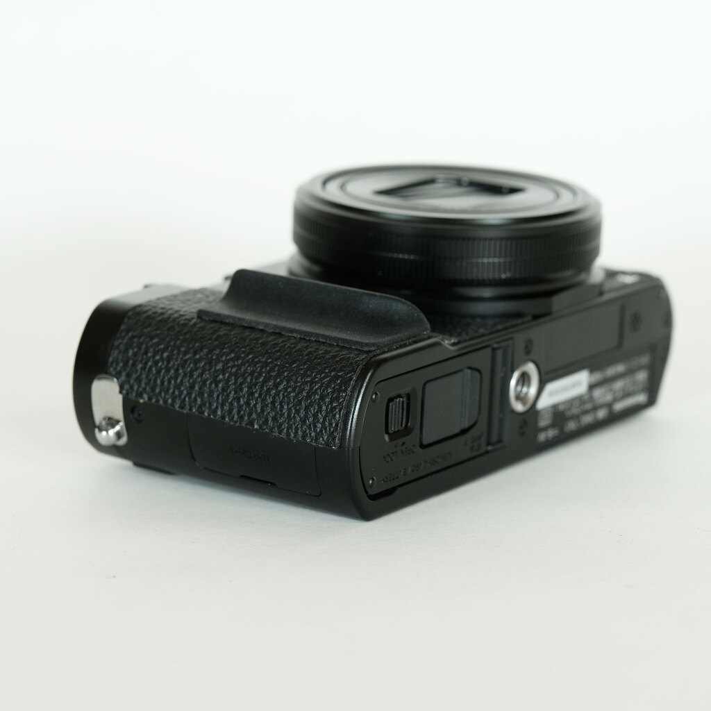 Panasonic LUMIX DMC-TX1