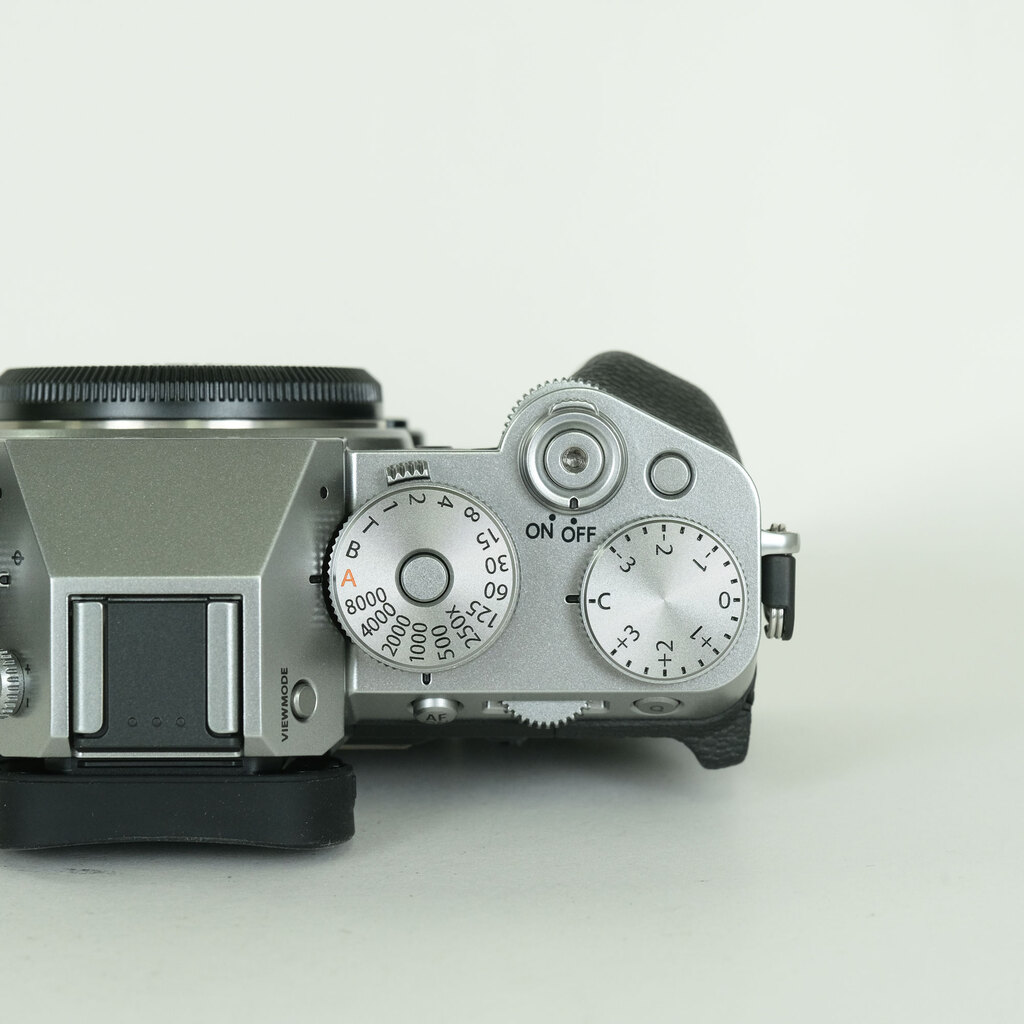 FUJIFILM X-T5