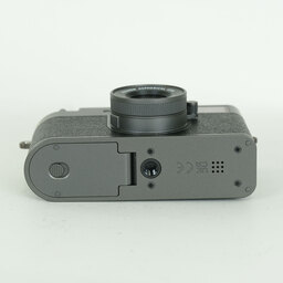 FUJIFILM X half X-HF1