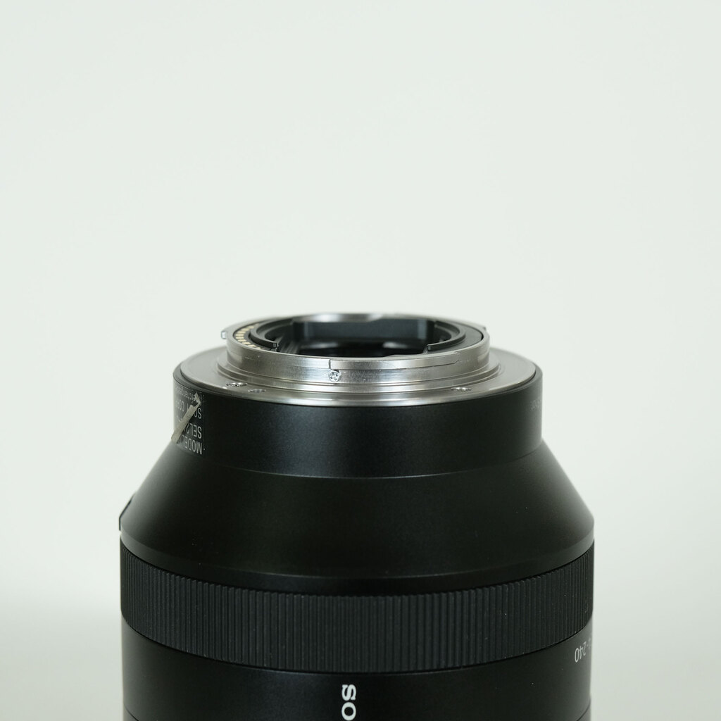 SONY FE 24-240mm F3.5-6.3 OSS SEL24240