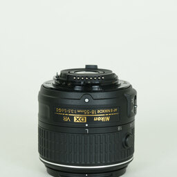 Nikon AF-S DX NIKKOR 18-55mm f3.5-5.6G VR II Nikon AF-S DX NIKKOR 18-55mm f3.5-5.6G VR II