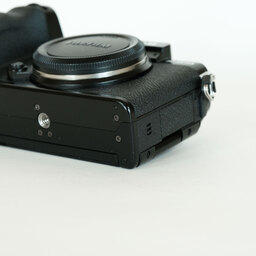 FUJIFILM X-S10