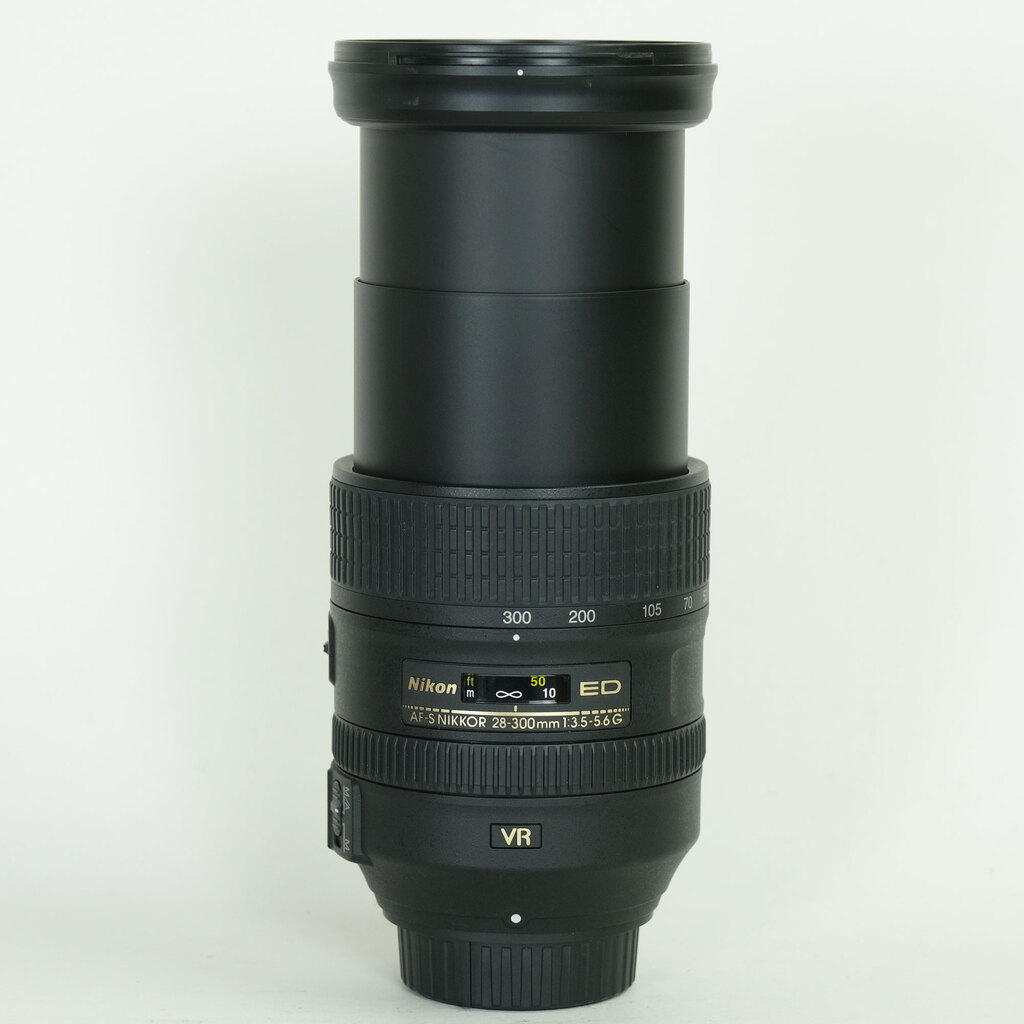 Nikon AF-S NIKKOR 28-300mm f/3.5-5.6G ED VR