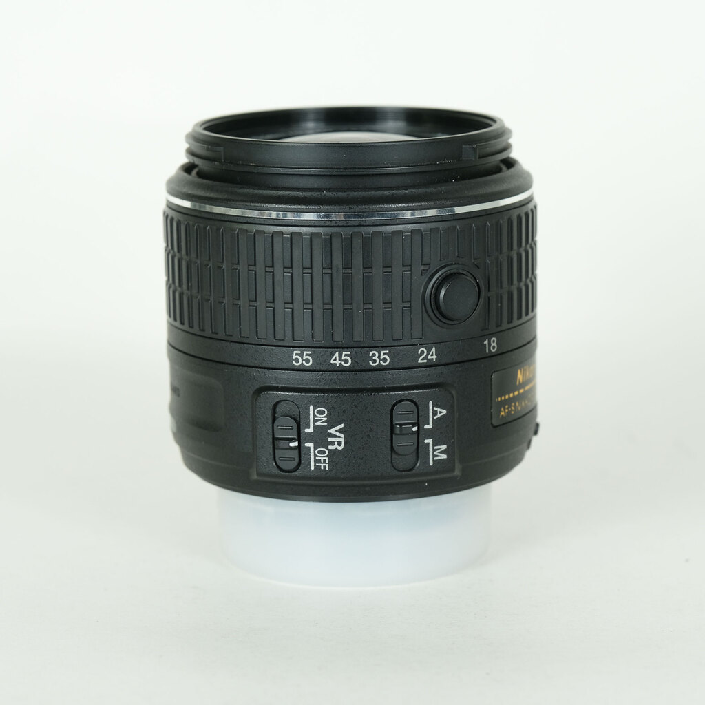 Nikon AF-S DX NIKKOR 18-55mm f3.5-5.6G VR II