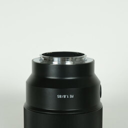 SONY FE 85mm F1.8 SEL85F18