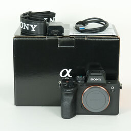 SONY α7 IV(ILCE-7M4) SONY α7 IV(ILCE-7M4)