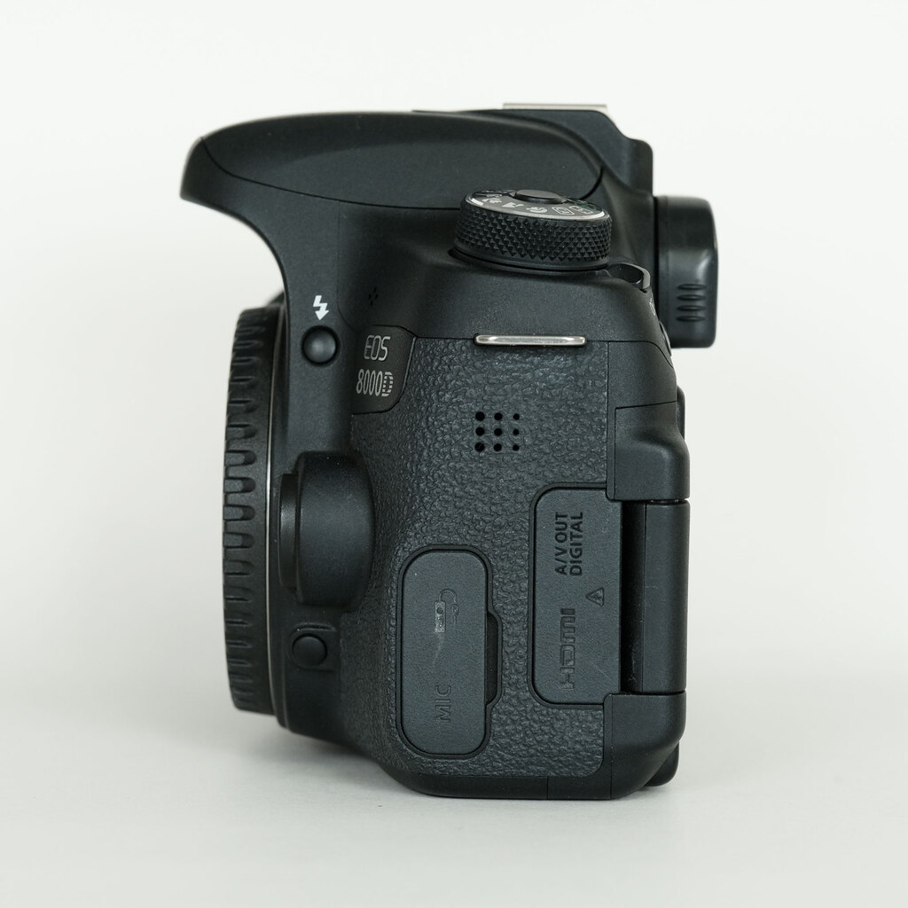 Canon EOS 8000D Canon EOS 8000D