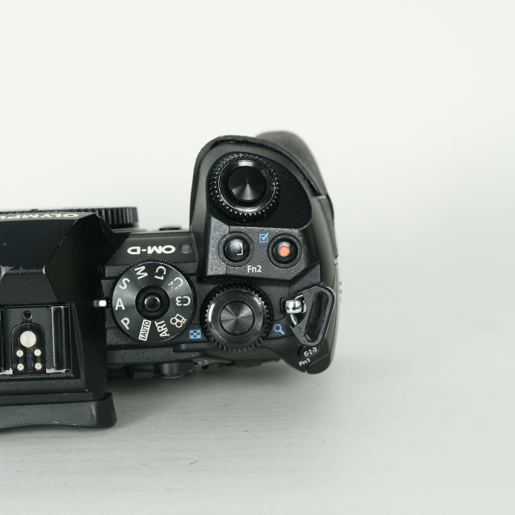 OLYMPUS OM-D E-M1 Mark IIの出品 | ONE SCENE（ワンシーン）