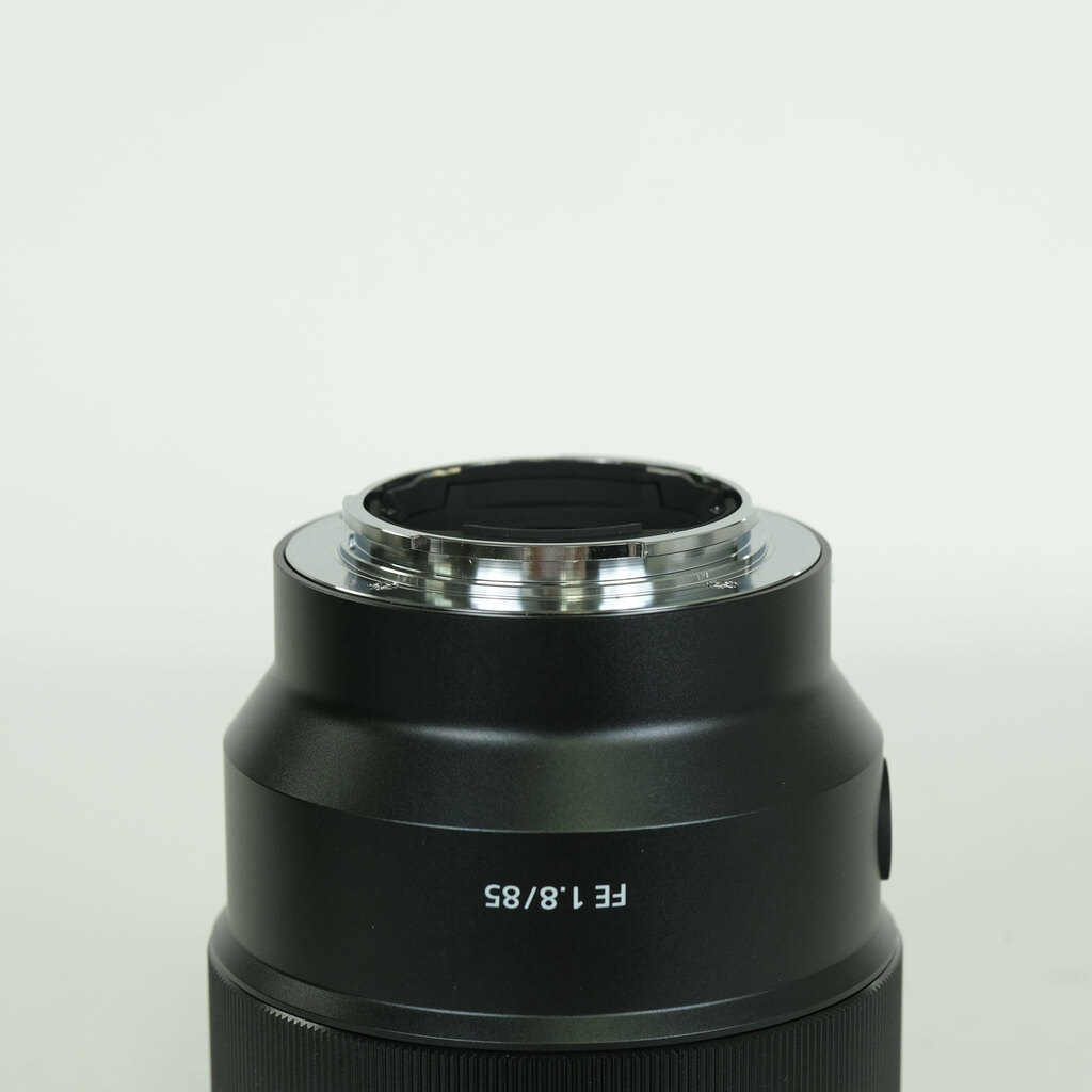 SONY FE 85mm F1.8 SEL85F18 SONY FE 85mm F1.8 SEL85F18