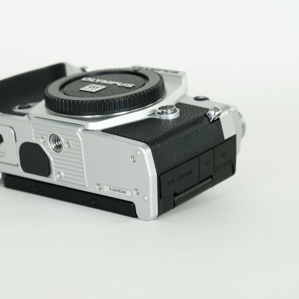 OLYMPUS OM-D E-M5 Mark III