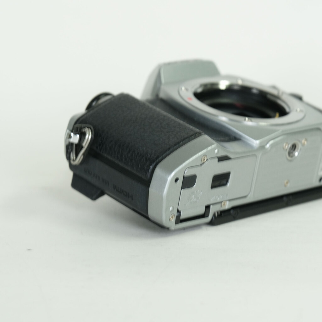 OLYMPUS OM-D E-M10 ボディ シルバー