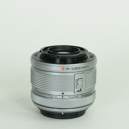 OLYMPUS M.ZUIKO DIGITAL 14-42mm F3.5-5.6IIR シルバー