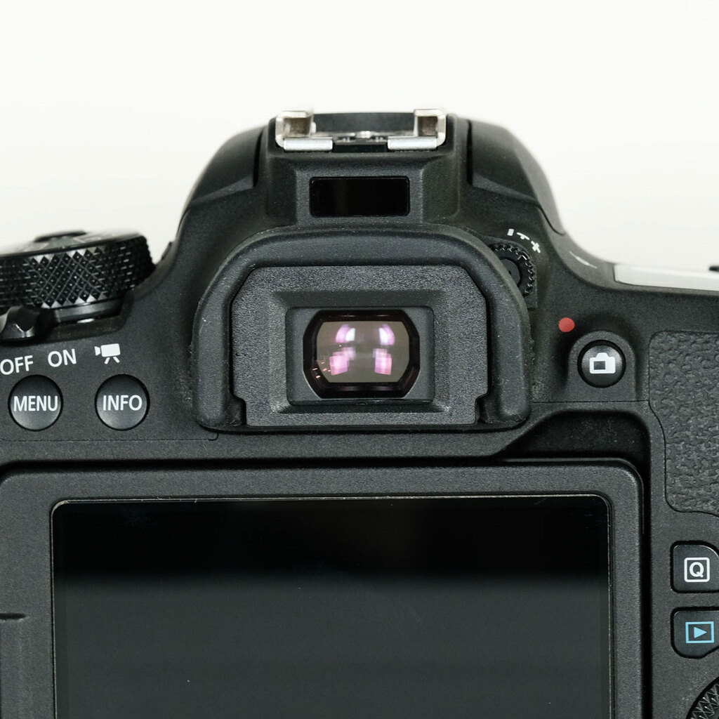 Canon EOS 9000D