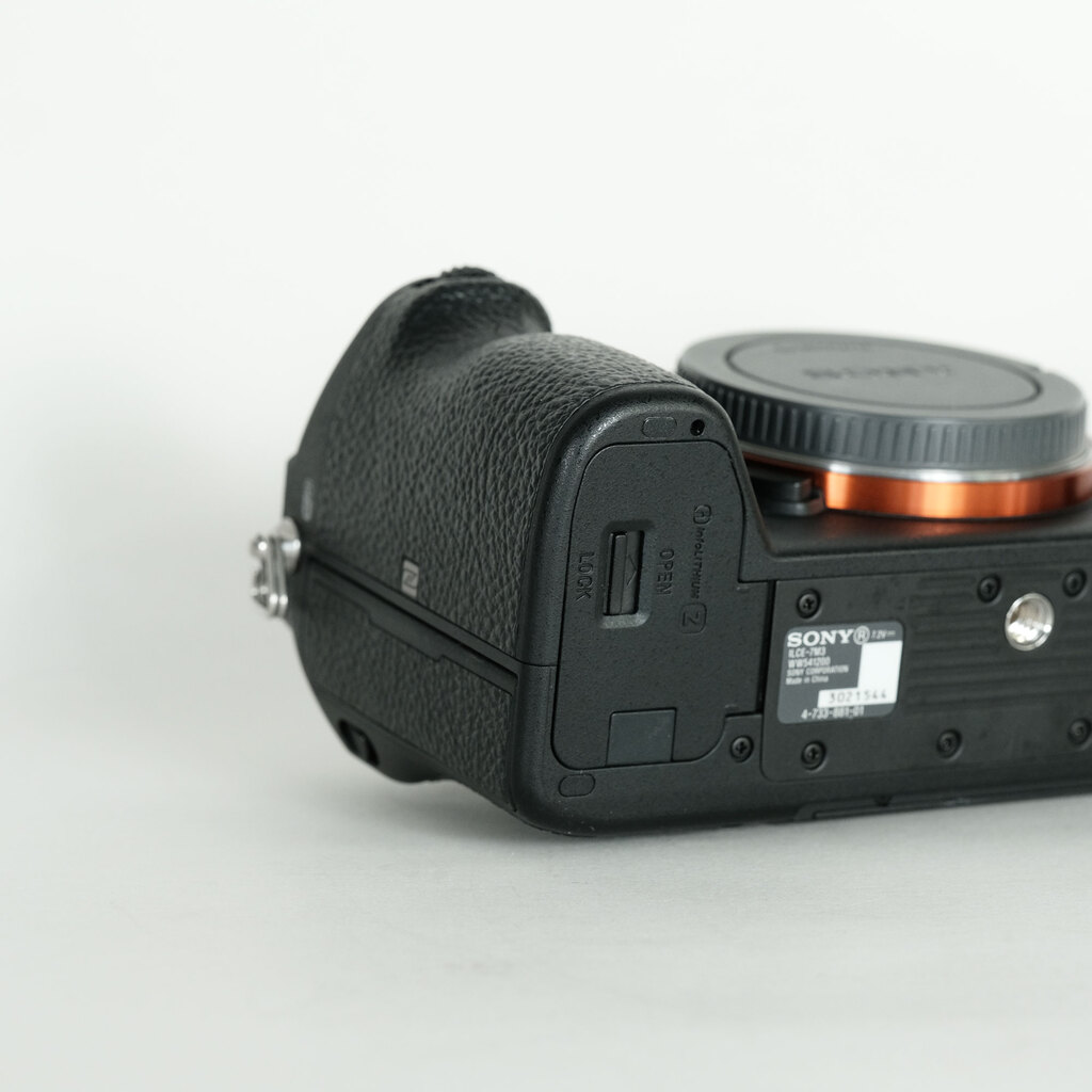 SONY α7 III(ILCE-7M3) SONY α7 III(ILCE-7M3)