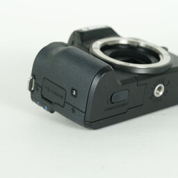 Canon EOS Kiss M