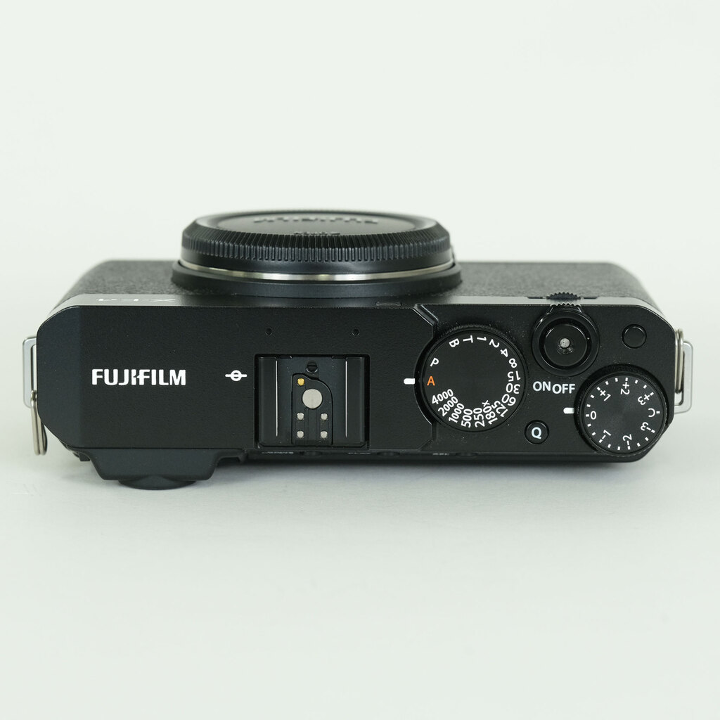 FUJIFILM X-E4
