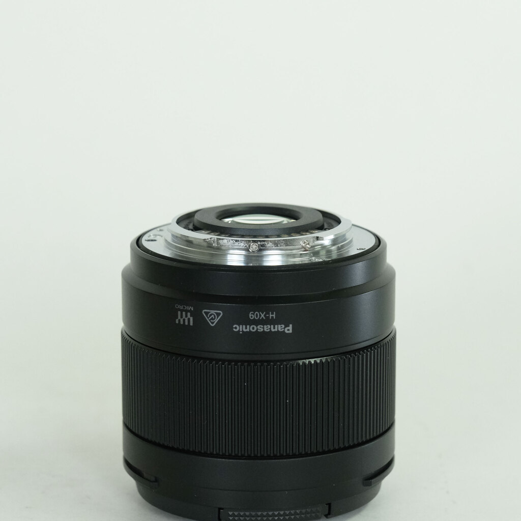 Panasonic LEICA DG SUMMILUX 9mm / F1.7 ASPH. Panasonic LEICA DG SUMMILUX 9mm / F1.7 ASPH.