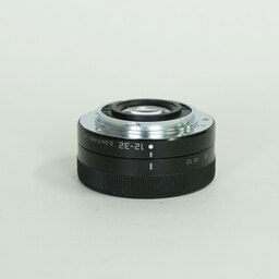 Panasonic LUMIX G VARIO 12-32mm / F3.5-5.6 ASPH. / MEGA O.I.S.