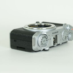 FUJIFILM X-M5