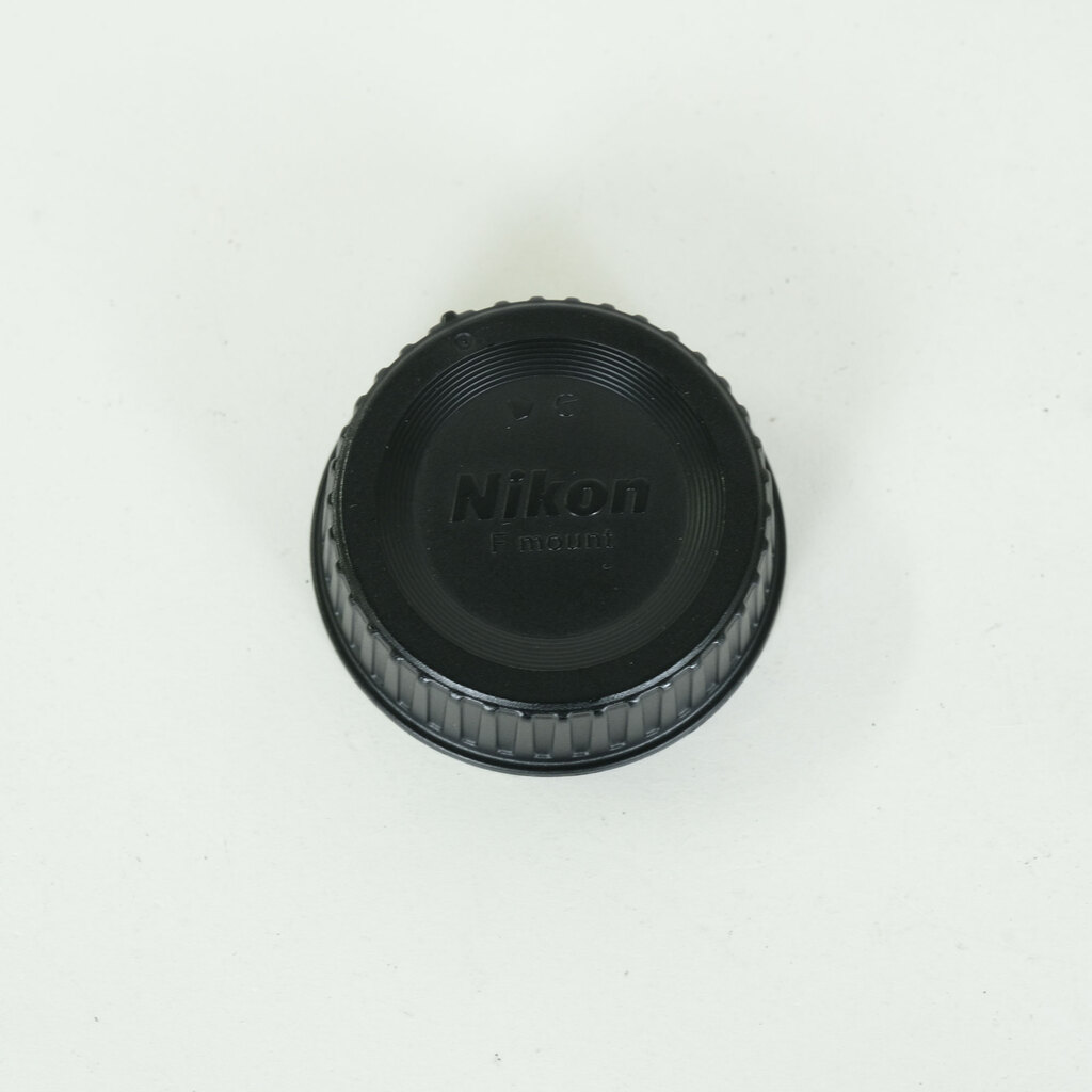 Nikon AF-S NIKKOR 28-300mm f/3.5-5.6G ED VR Nikon AF-S NIKKOR 28-300mm f/3.5-5.6G ED VR