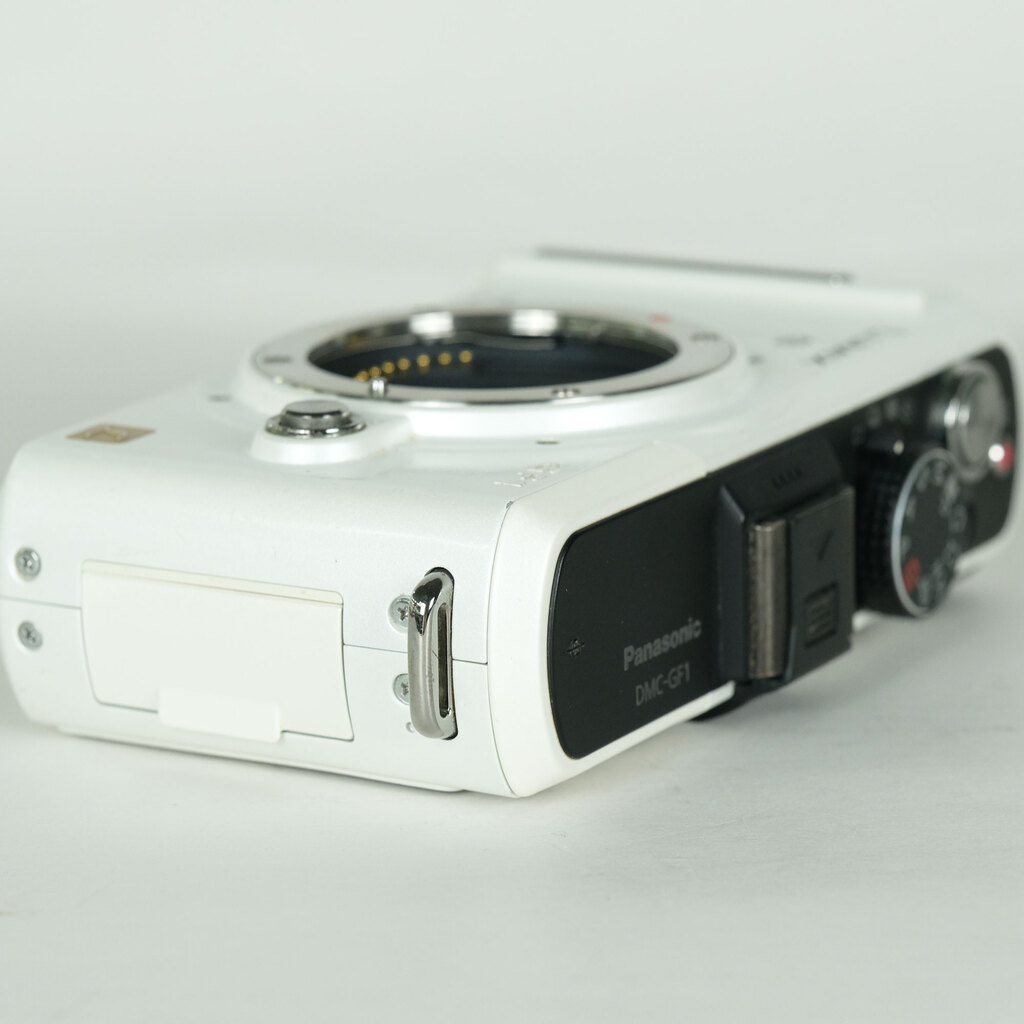 Panasonic LUMIX DMC-GF1 ボディ シェルホワイト
