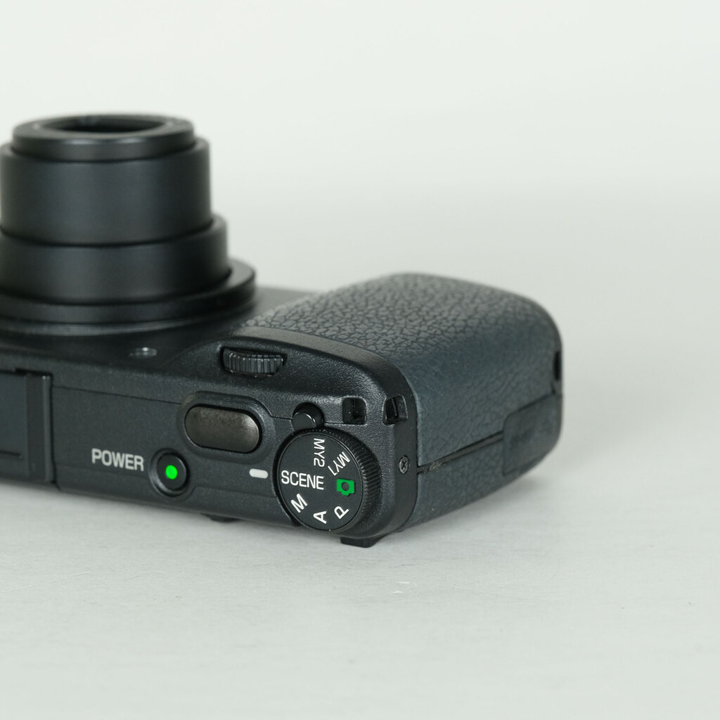 RICOH GR DIGITAL IIの出品 | ONE SCENE（ワンシーン）