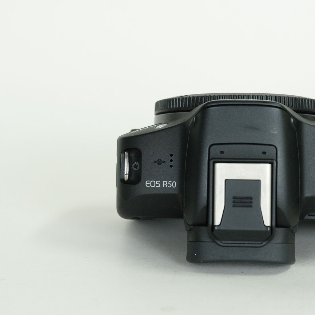 Canon EOS R50