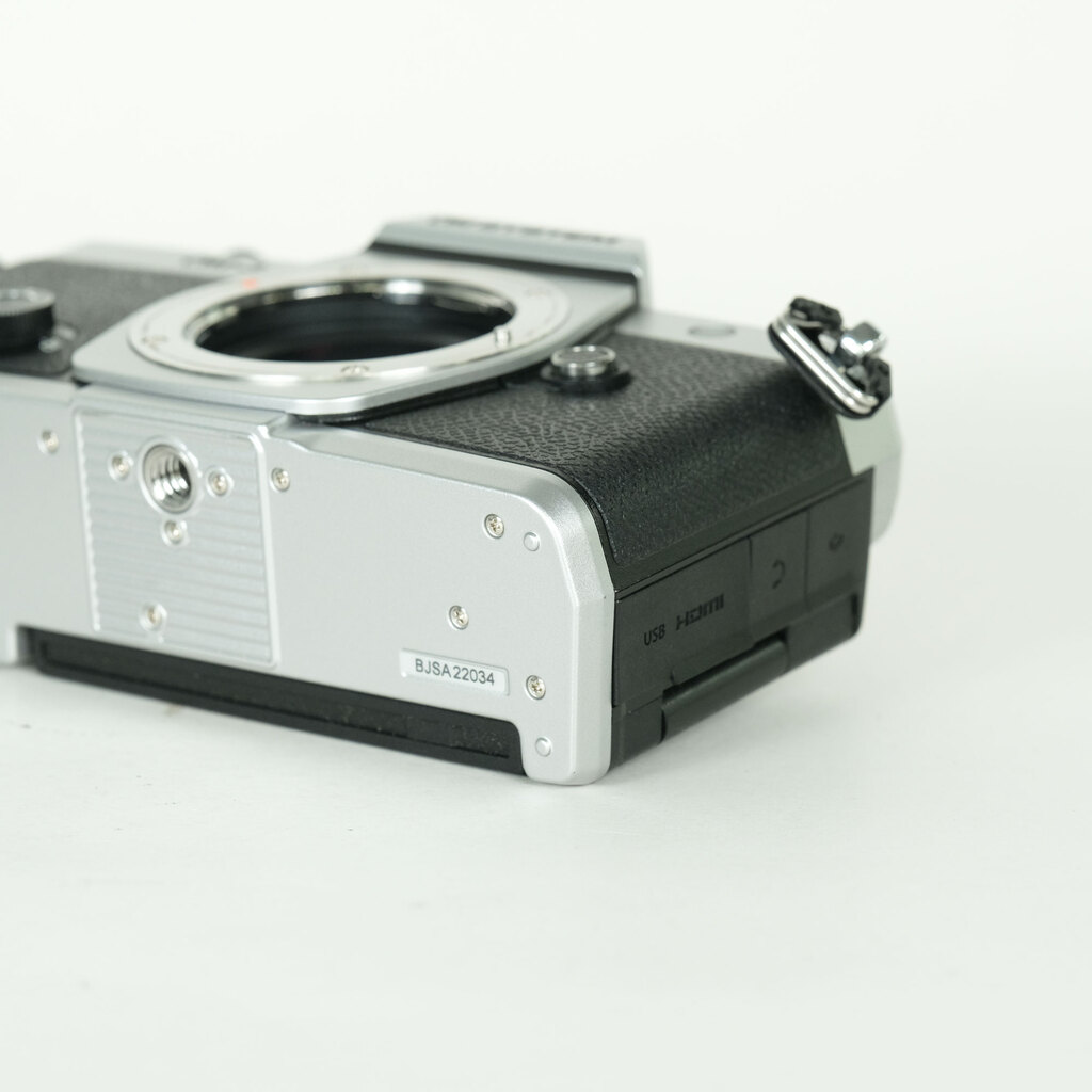 OM SYSTEM OM-3
