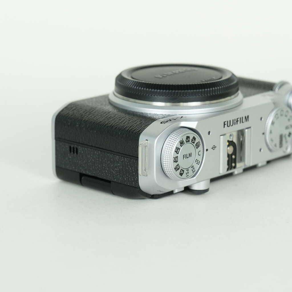 FUJIFILM X-M5 FUJIFILM X-M5