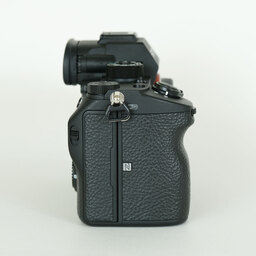 SONY α7RIII ボディ ILCE-7RM3A   【後期モデル 液晶下部にSONYロゴなし】