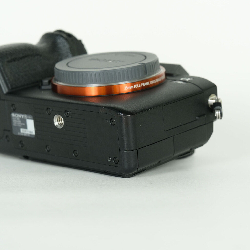 SONY α7 III（ILCE-7M3）の出品 | ONE SCENE（ワンシーン）