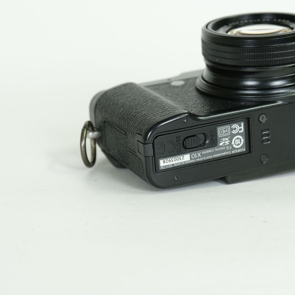 FUJIFILM X10 ブラック