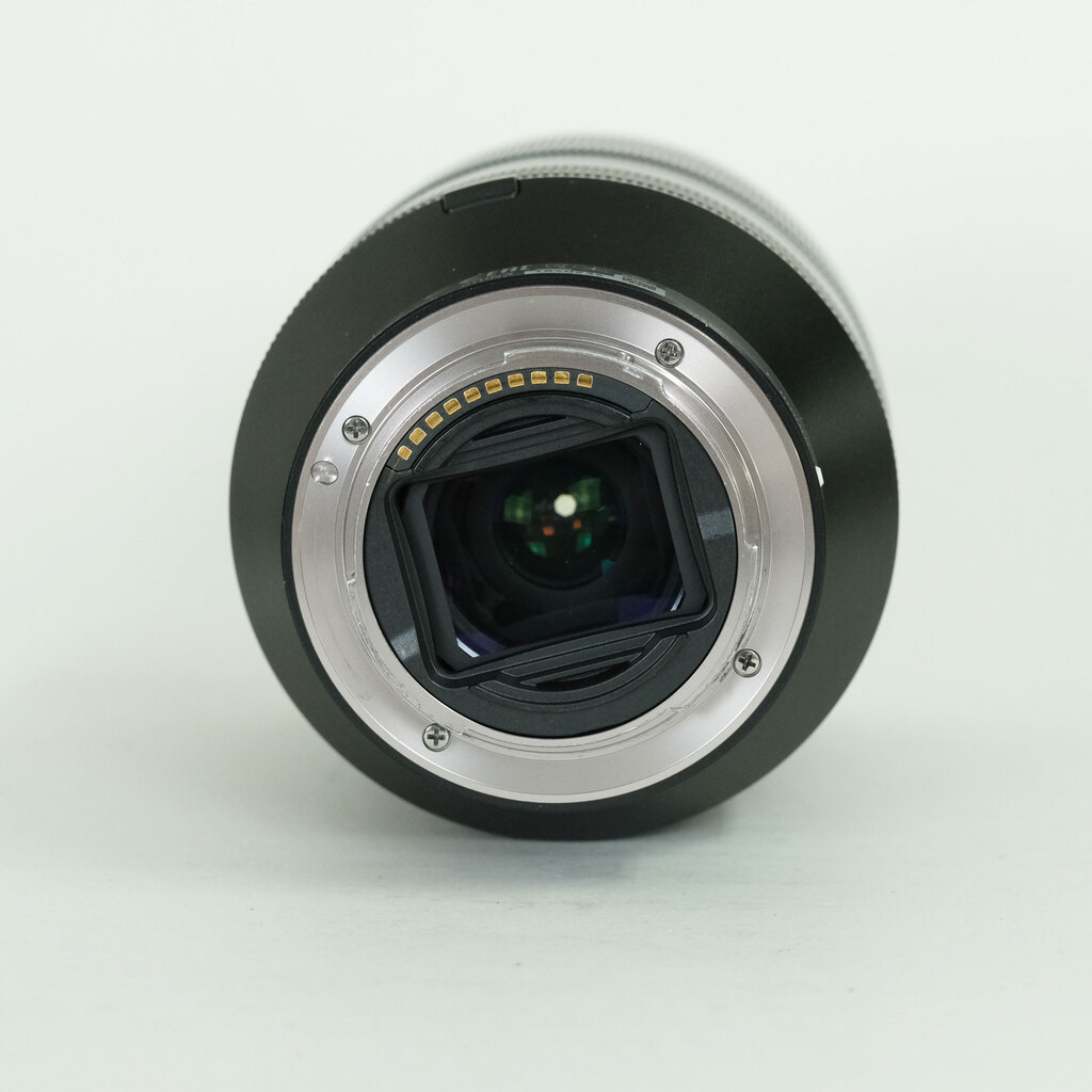 SONY FE 24-240mm F3.5-6.3 OSS SEL24240