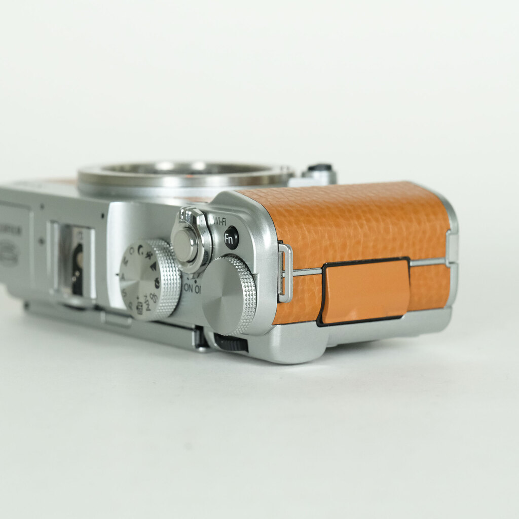 FUJIFILM X-A2 ボディ ブラウン