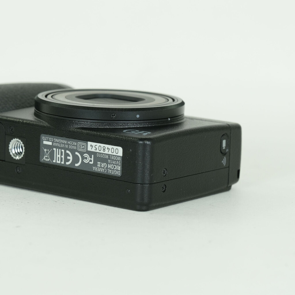RICOH GR III