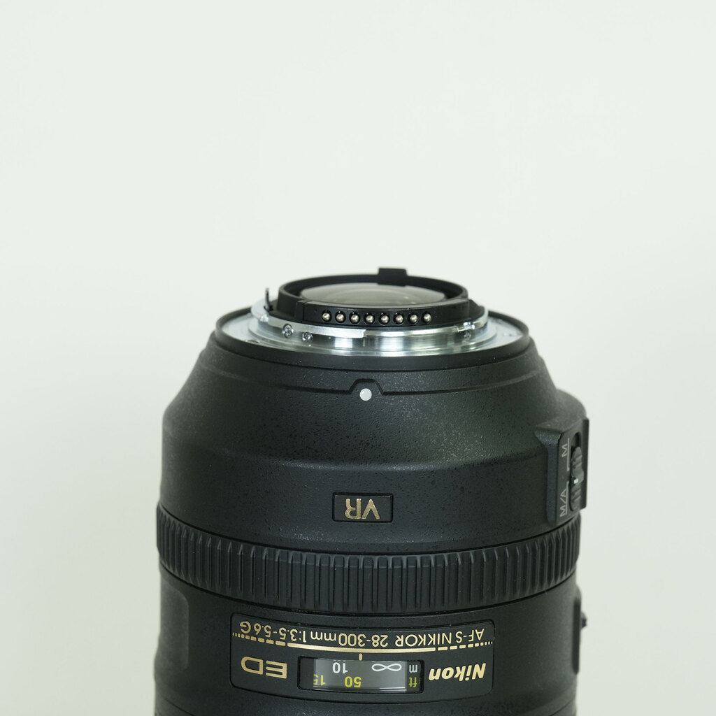 Nikon AF-S NIKKOR 28-300mm f/3.5-5.6G ED VR