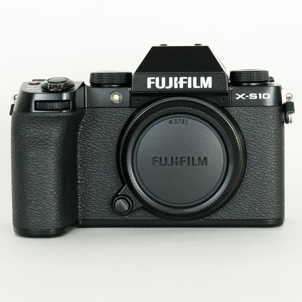 FUJIFILM X-S10