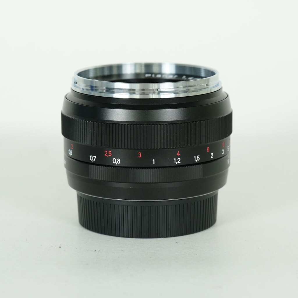 Carl Zeiss Planar T* 50mm F1.4 ZE [キヤノンEF用]の出品 | ONE SCENE