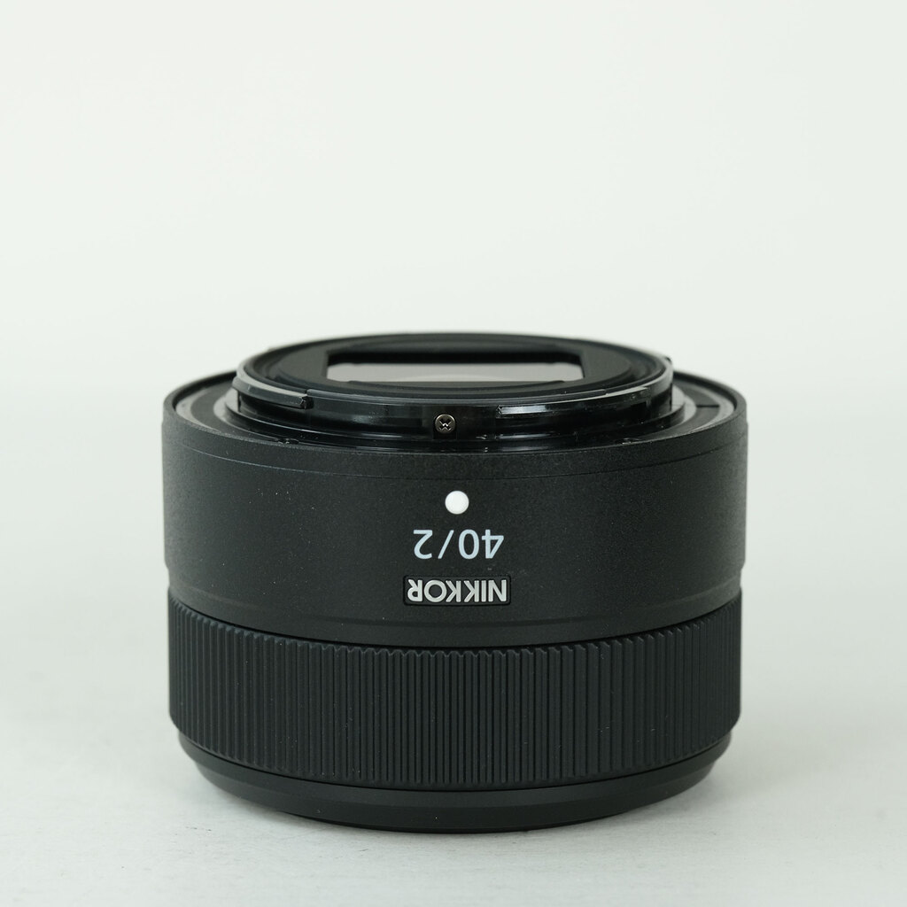 Nikon NIKKOR Z 40mm f/2 Nikon NIKKOR Z 40mm f/2