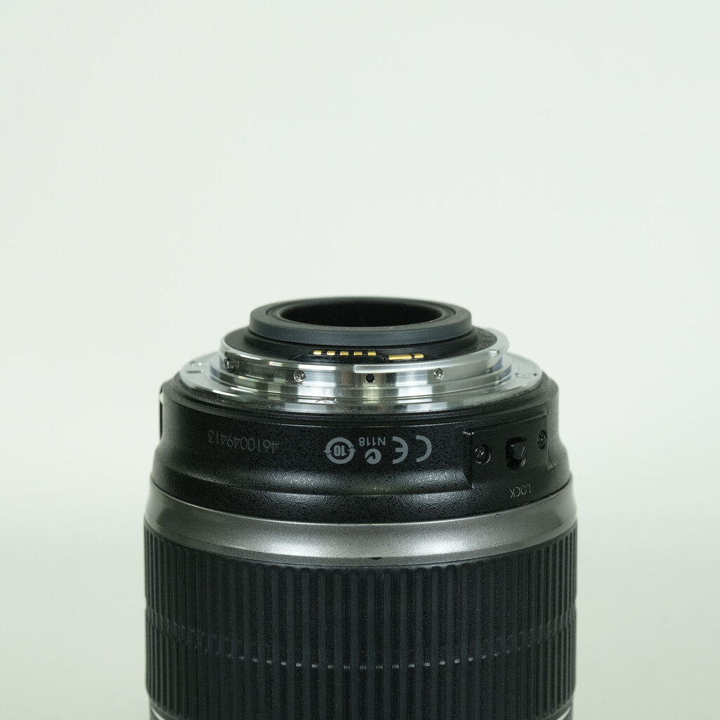 Canon EF-S18-200mm F3.5-5.6 IS