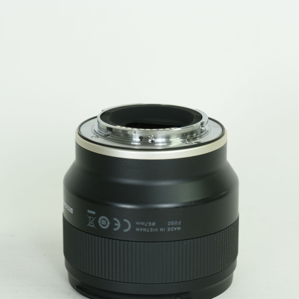 TAMRON 20mm F/2.8 Di III OSD M1:2 (Model F050) [ソニーE用]