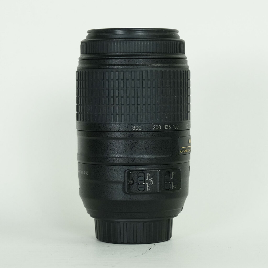Nikon AF-S DX NIKKOR 55-300mm F4.5-5.6G ED VR Nikon AF-S DX NIKKOR 55-300mm F4.5-5.6G ED VR