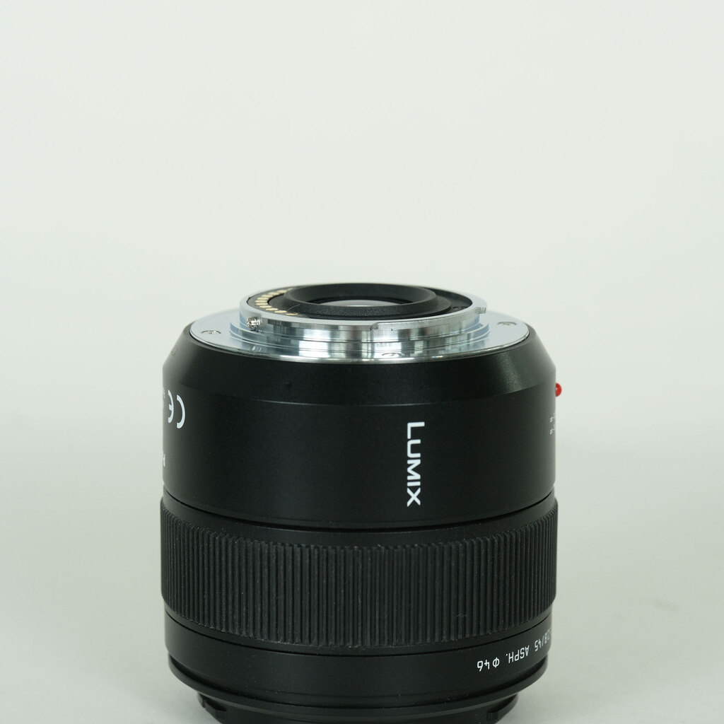 Panasonic LEICA DG MACRO-ELMARIT 45mm F2.8 ASPH. MEGA O.I.S.の出品
