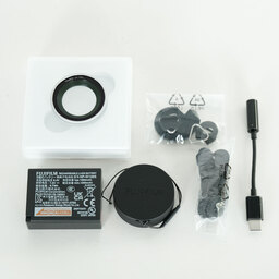 FUJIFILM X half X-HF1