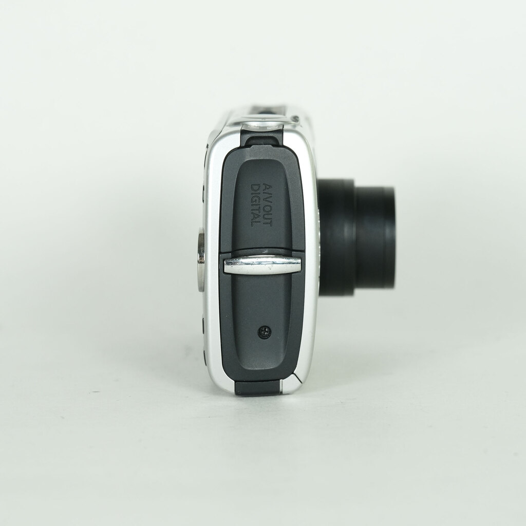 Canon IXY DIGITAL 910IS シルバーの出品 | ONE SCENE（ワンシーン）