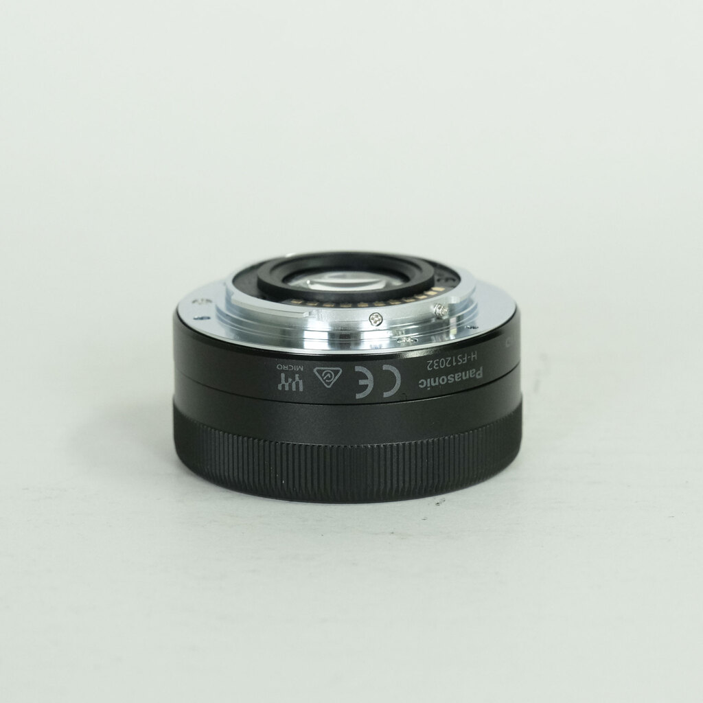 Panasonic LUMIX G VARIO 12-32mm / F3.5-5.6 ASPH. / MEGA O.I.S. Panasonic LUMIX G VARIO 12-32mm / F3.5-5.6 ASPH. / MEGA O.I.S.