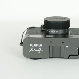 FUJIFILM X half X-HF1