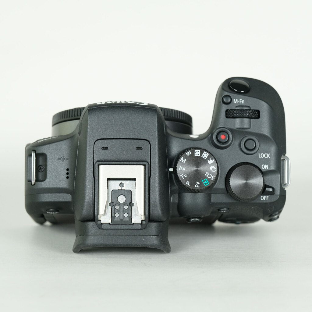 Canon EOS R10