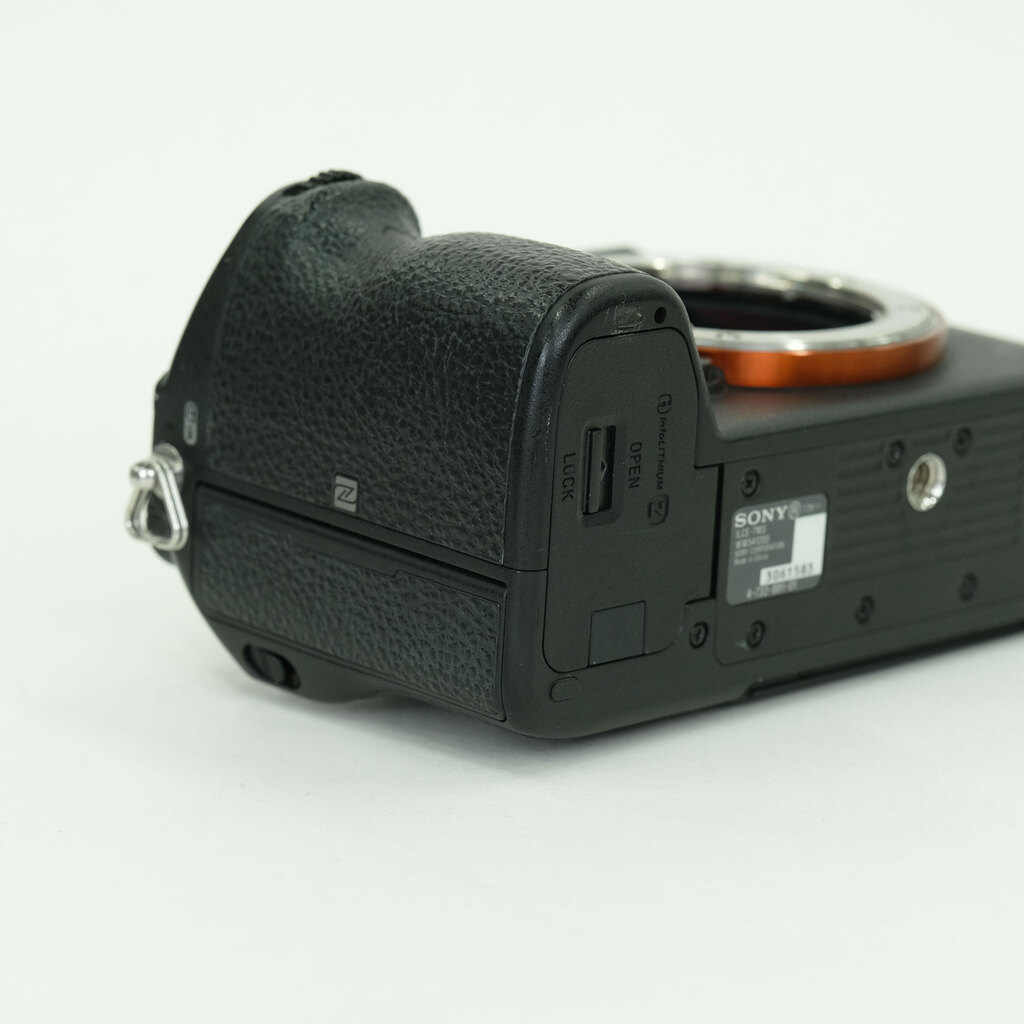 SONY α7 III(ILCE-7M3) SONY α7 III(ILCE-7M3)